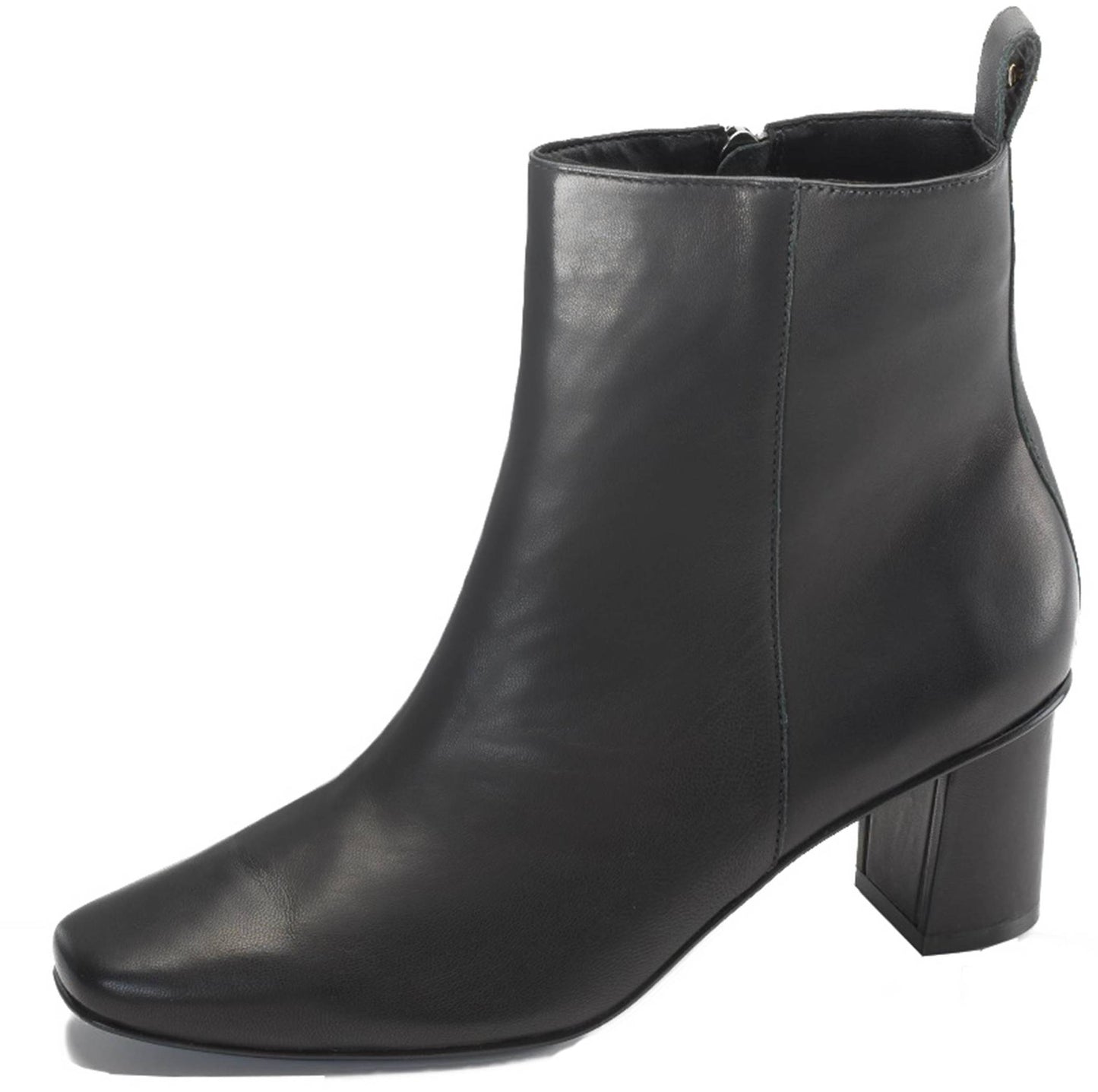 Basic w Black Heel