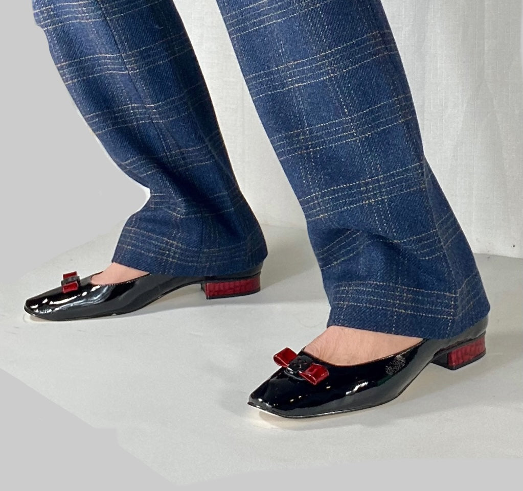 Wine Croc Bow and Heel